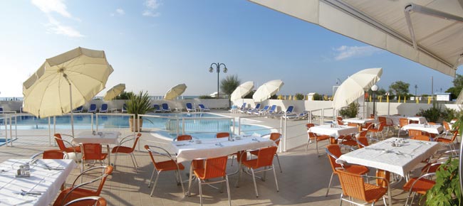Imagen del bar/restaurante del Hotel Condor, Lido Di Jesolo. Foto 2