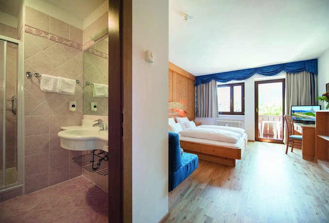 Imagen de la habitación del Hotel Condor, Pinei. Foto 8