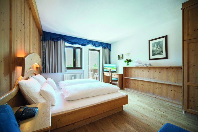 Imagen de la habitación del Hotel Condor, Pinei. Foto 13