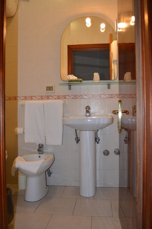 Imagen de la habitación del Hotel Condor, Spisone. Foto 5