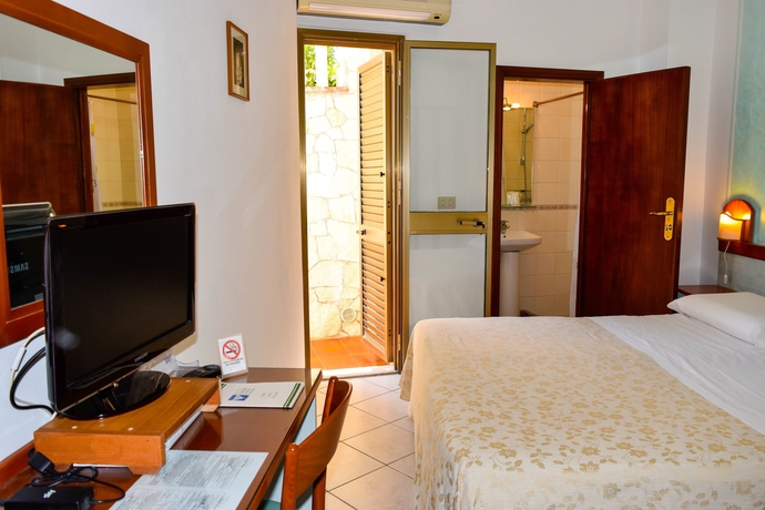 Imagen de la habitación del Hotel Condor, Spisone. Foto 8