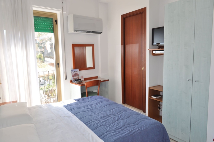 Imagen de la habitación del Hotel Condor, Spisone. Foto 11