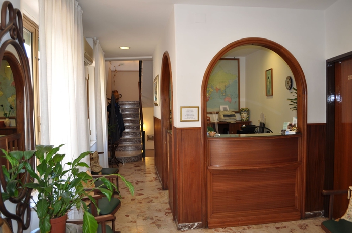 Imagen de los interiores del Hotel Condor, Spisone. Foto 19