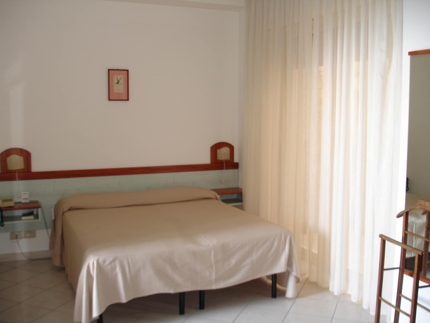 Imagen de la habitación del Hotel Condor, Spisone. Foto 13