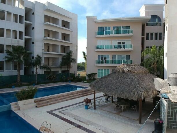 Imagen general del Hotel Condos Cmarina. Foto 4
