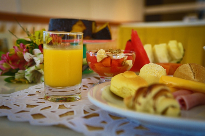 Imagen del bar/restaurante del Hotel Conect Smart Salvador By Accor. Foto 2