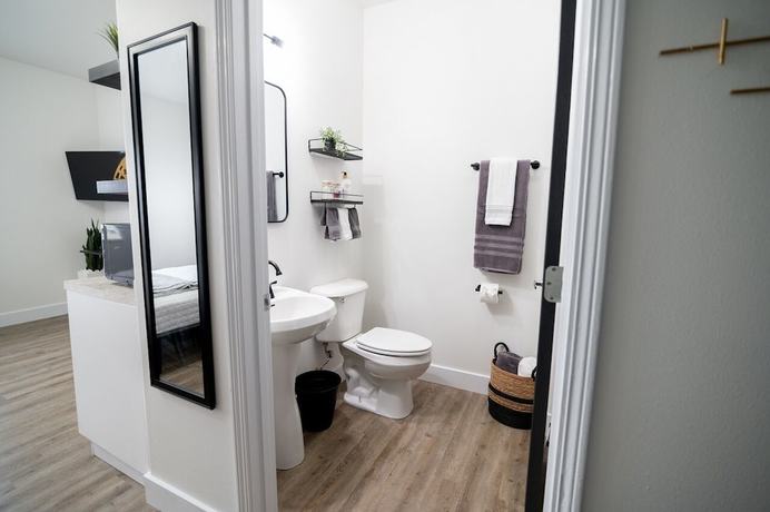 Imagen de la habitación del Hotel Conestoga Quarters. Foto 10