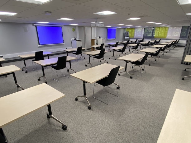 Imagen de los interiores del Hotel Conference Aston. Foto 14