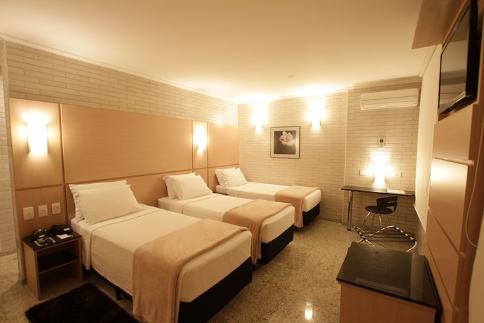 Imagen de la habitación del Hotel Confiance Centro Cívico. Foto 13