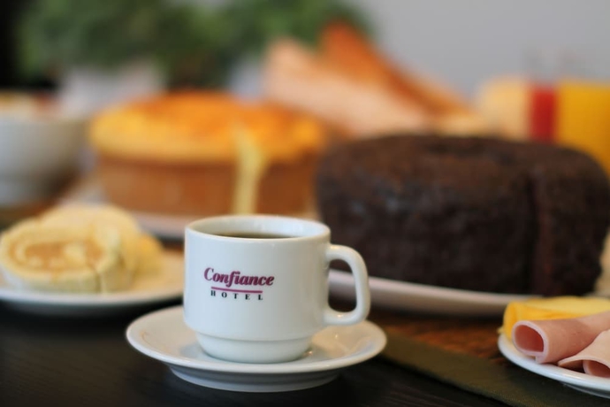 Imagen del bar/restaurante del Hotel Confiance Centro Cívico. Foto 5