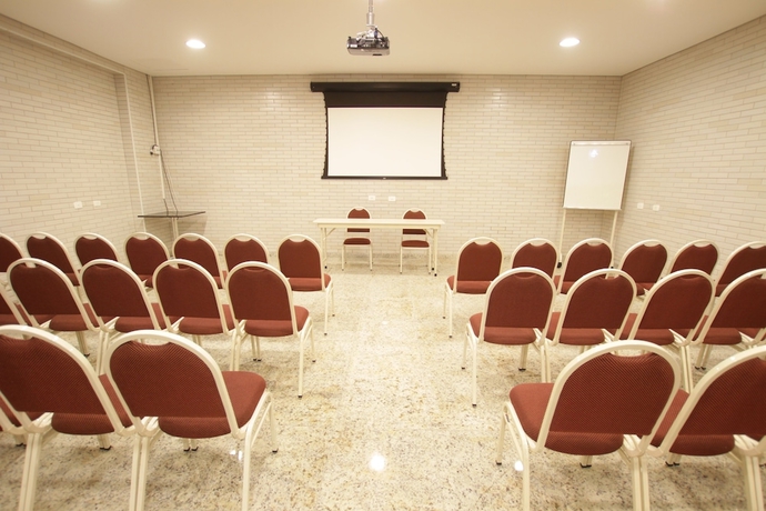 Imagen de los interiores del Hotel Confiance Centro Cívico. Foto 18