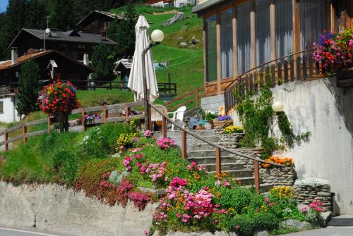 Imagen de la habitación del Hotel Confinale. Foto 9