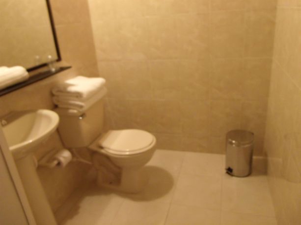 Imagen de la habitación del Hotel Confort Bogota. Foto 8