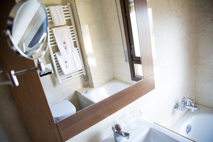 Imagen de la habitación del Hotel Confort Braseros. Foto 4