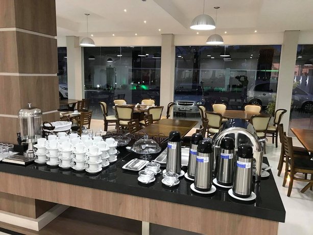 Imagen del bar/restaurante del Hotel Confort Fronteira. Foto 4