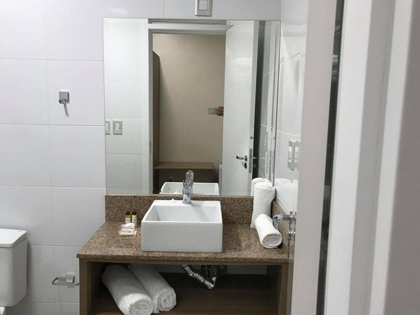 Imagen de la habitación del Hotel Confort Fronteira. Foto 12
