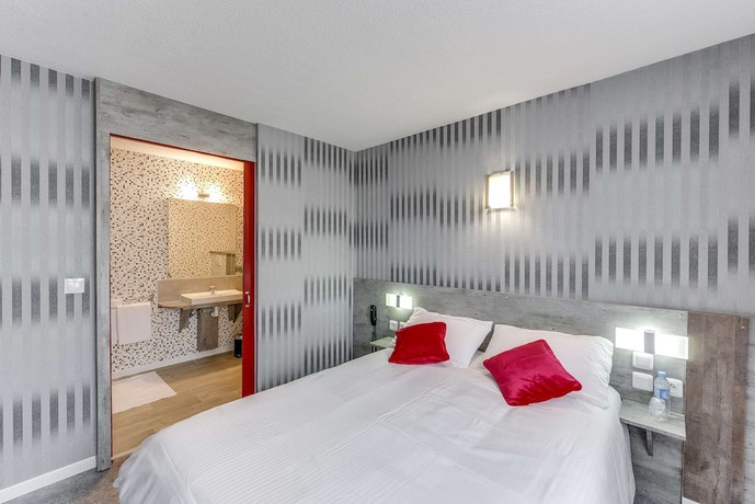 Imagen de la habitación del Hotel Confort H&ocirc;tel Thouars. Foto 6
