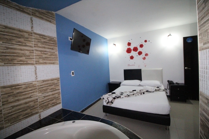 Imagen de la habitación del Hotel Confort Obelisk. Foto 8