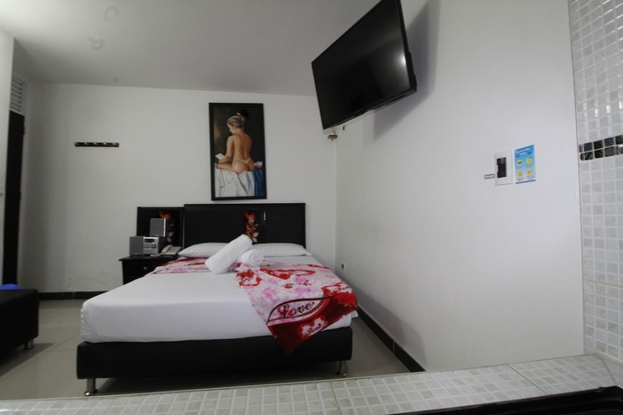 Imagen de la habitación del Hotel Confort Obelisk. Foto 9