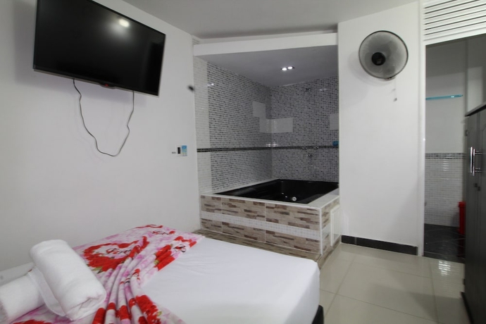 Imagen de la habitación del Hotel Confort Obelisk. Foto 16