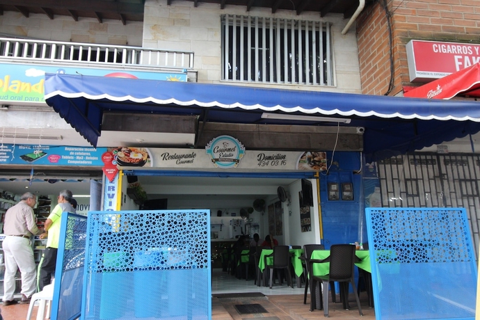 Imagen del bar/restaurante del Hotel Confort Obelisk. Foto 3