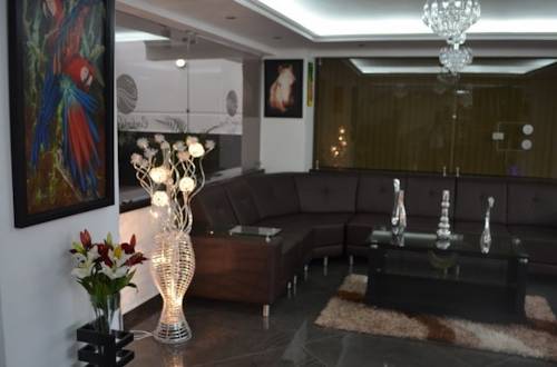Imagen de la habitación del Hotel Confort Plaza. Foto 1