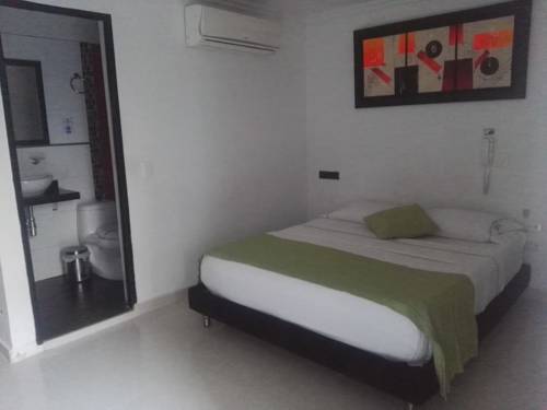 Imagen de la habitación del Hotel Confort Plaza. Foto 5
