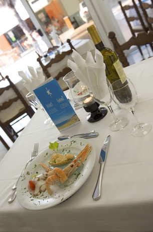 Imagen del bar/restaurante del Hotel Confort, Rimini. Foto 6