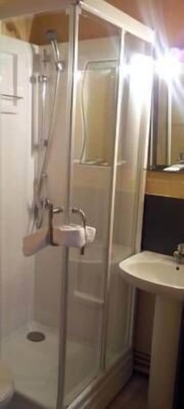 Imagen de la habitación del Hotel Confortel Avignon. Foto 12