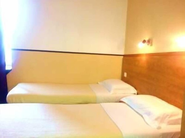 Imagen de la habitación del Hotel Confortel Avignon. Foto 16