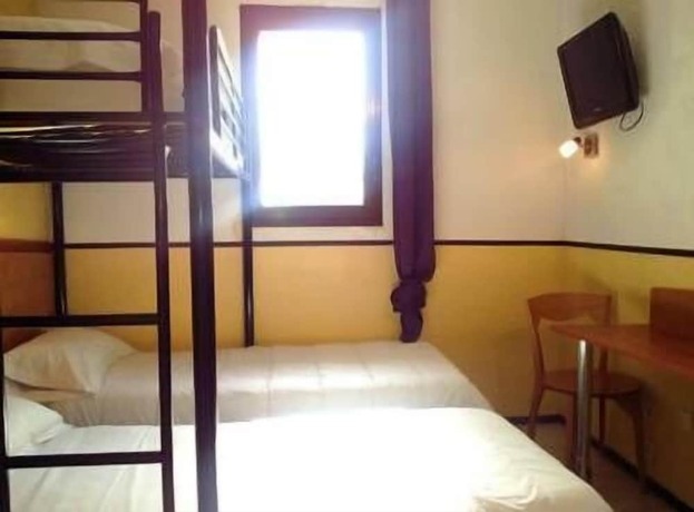 Imagen de la habitación del Hotel Confortel Avignon. Foto 17