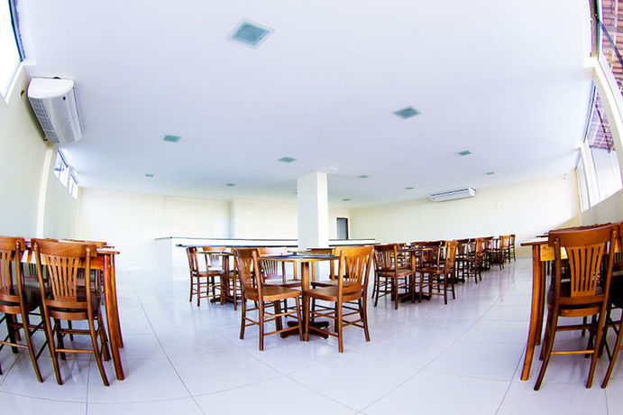Imagen del bar/restaurante del Hotel Confortel Executive. Foto 6
