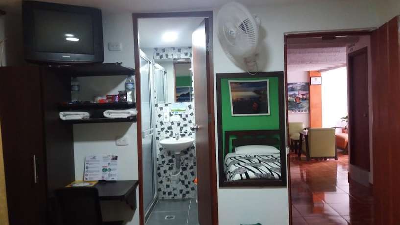 Imagen de la habitación del Hotel Confortel. Foto 2