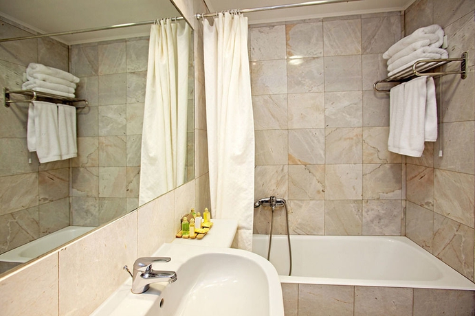 Imagen de la habitación del Hotel Congo Palace. Foto 8