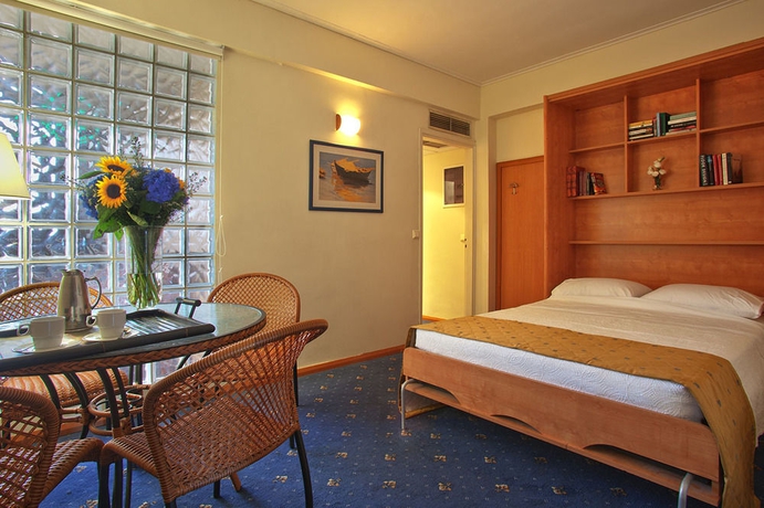 Imagen de la habitación del Hotel Congo Palace. Foto 10