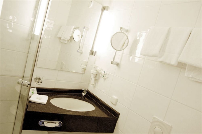 Imagen de la habitación del Hotel Congress Am Stadtpark. Foto 9