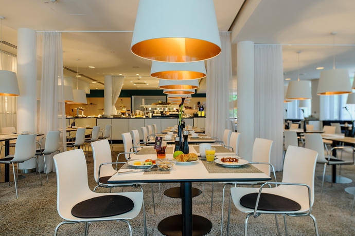 Imagen del bar/restaurante del Hotel Congress Mercure Nürnberg An Der Messe. Foto 2