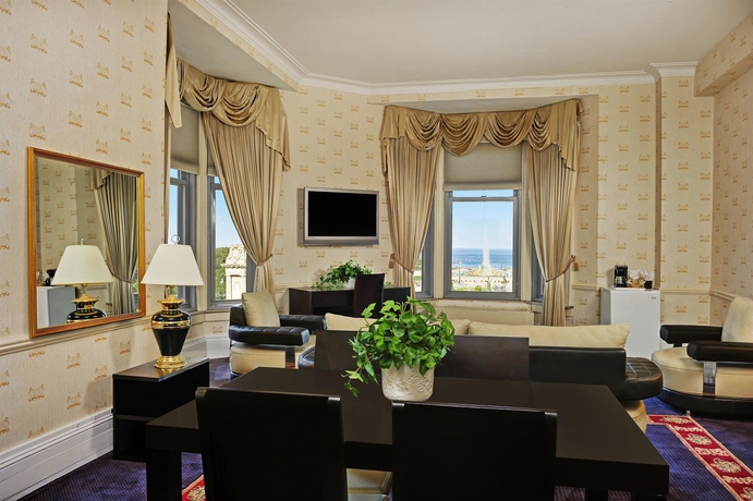 Imagen de los interiores del Hotel Congress Plaza. Foto 9