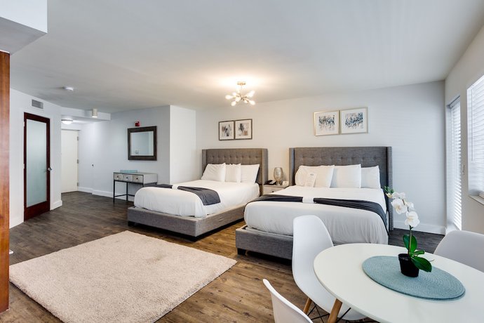 Imagen de la habitación del Hotel Congress Suites at the Strand. Foto 17