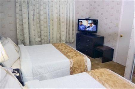 Imagen de la habitación del Hotel Congress and Suites. Foto 3