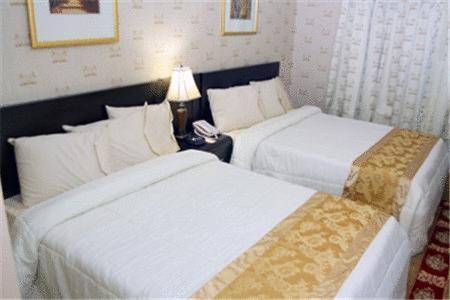 Imagen de la habitación del Hotel Congress and Suites. Foto 7