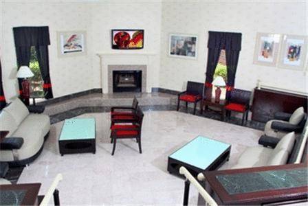 Imagen de la habitación del Hotel Congress and Suites. Foto 9