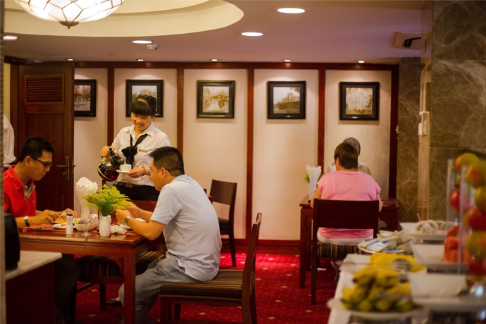 Imagen del bar/restaurante del Hotel Conifer Boutique. Foto 4