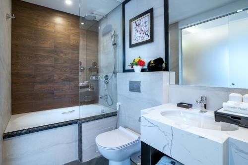 Imagen de la habitación del Hotel Conifer Grand. Foto 9