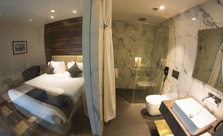 Imagen de la habitación del Hotel Connaught Royale. Foto 8