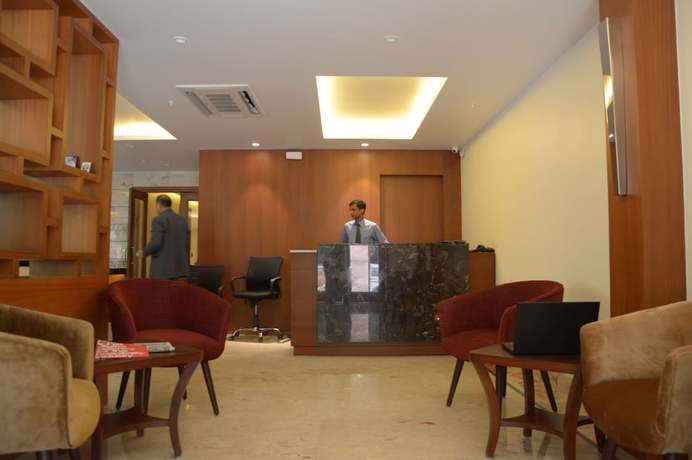 Imagen de los interiores del Hotel Connaught Royale. Foto 20