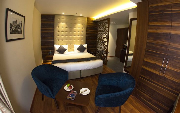 Imagen de la habitación del Hotel Connaught Royale. Foto 14