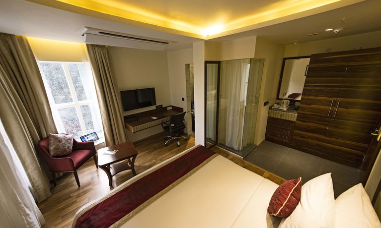 Imagen de la habitación del Hotel Connaught Royale. Foto 15