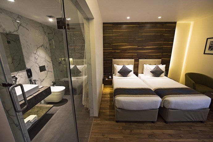 Imagen de la habitación del Hotel Connaught Royale. Foto 17