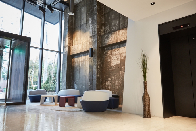 Imagen de los interiores del Hotel Connected Hotel Guro. Foto 18
